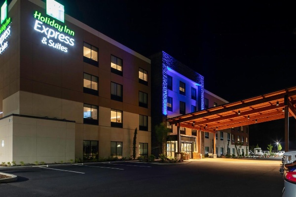 Holiday Inn Express and Suites The Dalles image 1